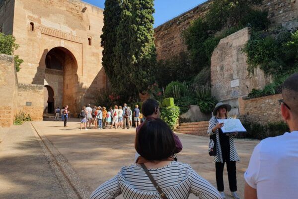 Tour Grupo Reducido Alhambra Puerta Justicia